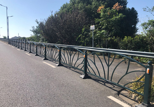 道路隔离护栏