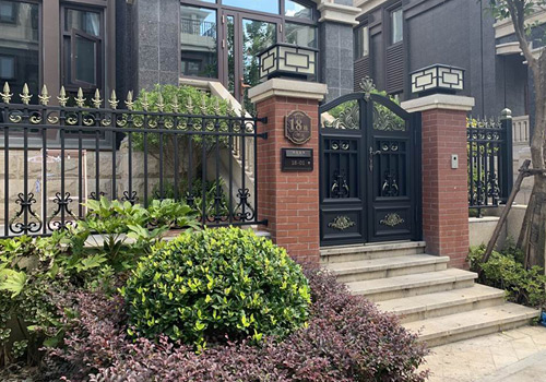 铝合金围墙护栏